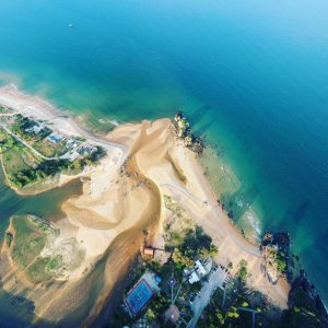 aerial-shot-aerial-view-beach-bird-s-eye-view-587015.jpg